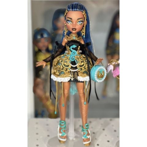  JBG76 Monster High Scary Sweet Birthday Cleo De Nile Fashion Doll 