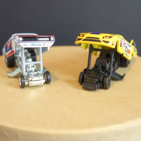  Set 2 xe JBL01 Hot Wheels Premium 2-Pack '72 Plymouth Cuda FC/Rob n' Pinks 