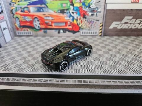  Xe mô hình JBL30 Hot Wheels Boulevard '16 Bugatti Chiron Black 