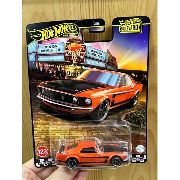 HOT WHEELS PREMIUM BOULEVARD SERIES 69 FORD MUSTANG BOSS 302