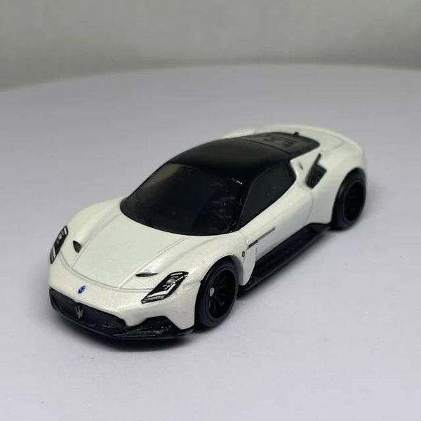 JBL11 23win04 Boulevard Maserati MC20 White