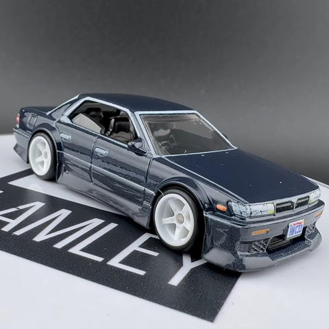  Mô hình xe JBL10 Hot Wheels Boulevard Nissan Laurel C33 