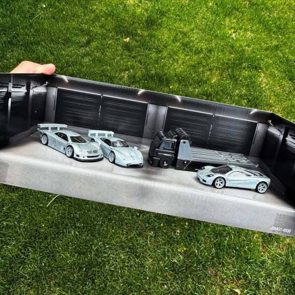 Hot Wheels Premium Collector Set Assortment - Advan Racing Team