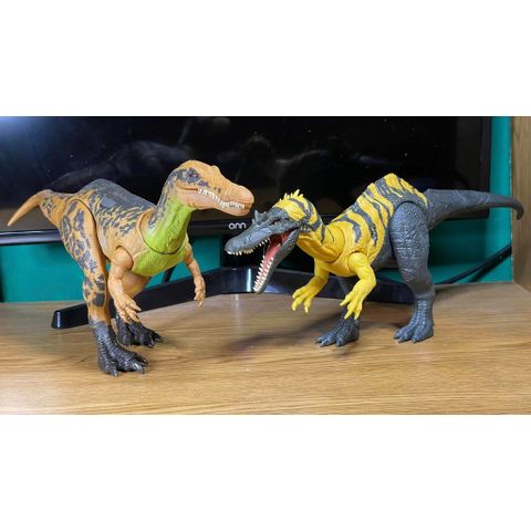  Khủng long JCL73 Jurassic World Chaos Theory Gigantic Trackers Suchomimus Dinosaur 