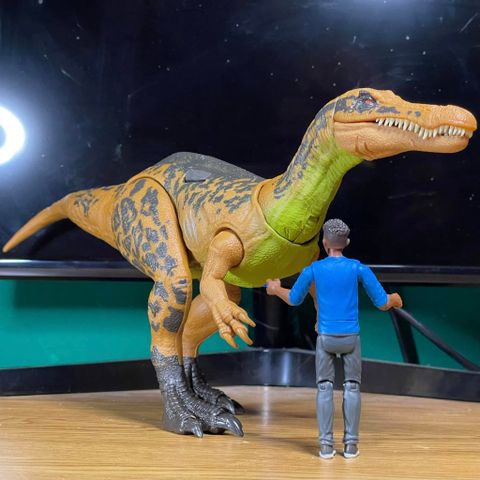  Khủng long JCL73 Jurassic World Chaos Theory Gigantic Trackers Suchomimus Dinosaur 