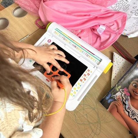  Bảng vẽ học tập JDL70 Fisher-Price Learn And Doodle Desk 