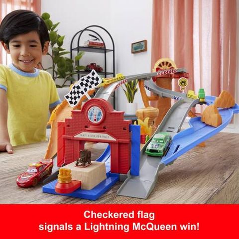  Đồ chơi Disney Pixar Cars Race & Rescue Rescue Road Raceway Playset 