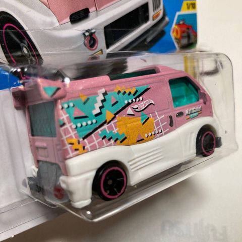  Mô hình xe JFN76 Hot Wheels Case Swap Pink 