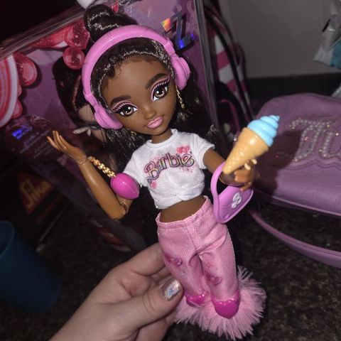  Búp bê JFX97 Barbie Dream Besties Roller Skate Brooklyn Doll 