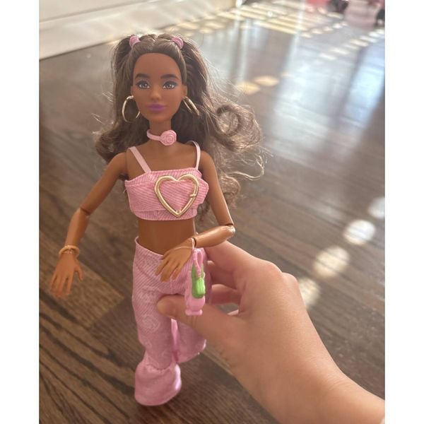 JJN72 Barbie Deluxe Style Doll #12 in Pink Denim Crop Top