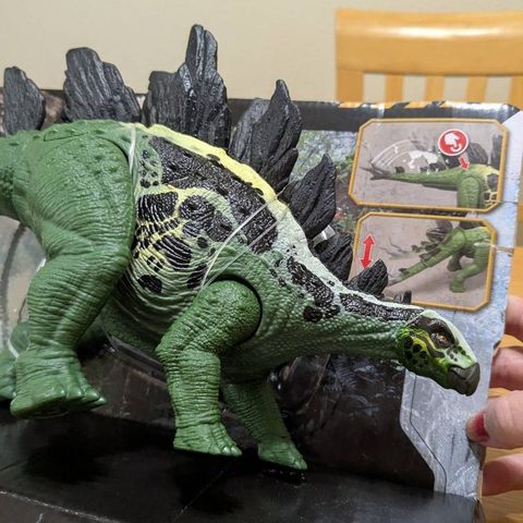  Khủng long JKL85 Jurassic World Gigantic Thrashers Stegosaurus Dinosaur 