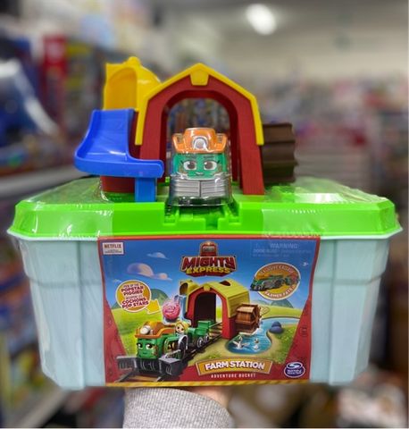  6060194 Mighty Express Farm Station Adventure Bucket with Farmer Faye Train 