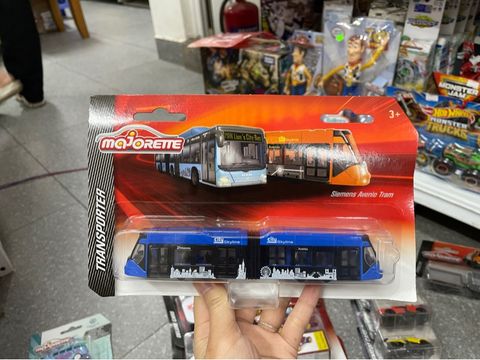  212053303 Xe Mô Hình MAJORETTE MAN Lion's City Bus + Siemens Avenio Tram 