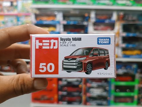  Tomica 50 Toyota Noah ( Đỏ) 