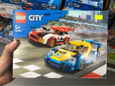  Lego 60256 - Xe Đua Siêu Hạng 