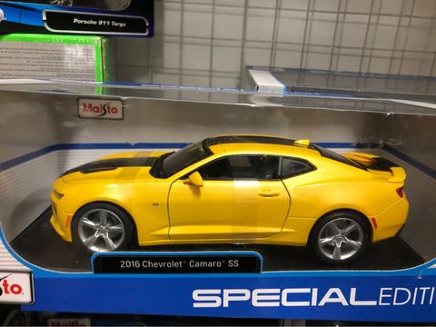  31689 - 1:18 CHEVROLET CAMARO SS ( VÀNG) 