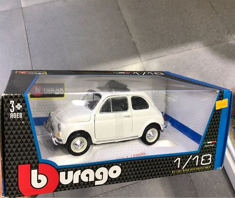  Do choi mo hinh xe FIAT 500L 1:16 mau trang 