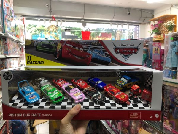 Set mô hình xe GWM36 - Disney Pixar Cars Piston Cup Race Metal Die-Cast Saudi Arabia