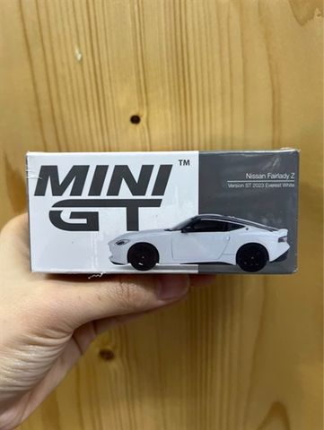  MINI GT 1/64 Nissan Fairlady Z 2023 Everest White Right Handle 