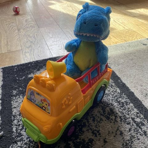  Xe cứu hộ khủng long vui nhộn VTech Dino Rescue Truck 