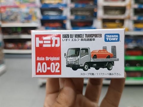  Tomica AO-02 Isuzu ELF Carrier Truck 