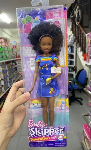  FHY91- Babysitter Coffeee Fashion Doll Playset 