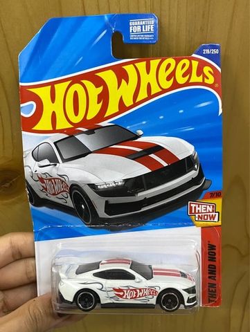  JBB34 Hot Wheels Ford Mustang Dark Horse White 