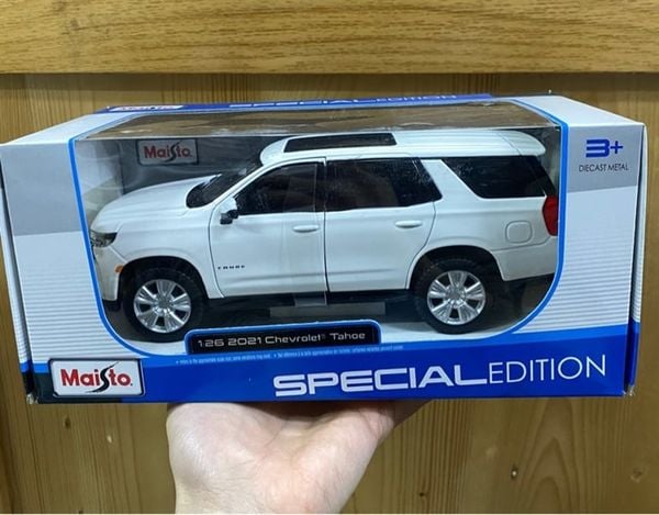 Maisto 1:26 2021 Chevrolet Tahoe White