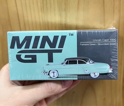  MINI GT 1/64 Lincoln Capri 1954 Parklane Green (Left) 
