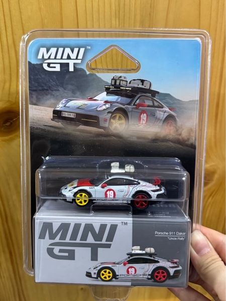 Mini GT CARD Ver MGT01068 Porsche 911 Dakar 