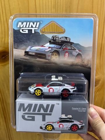  Mini GT CARD Ver MGT01068 Porsche 911 Dakar 