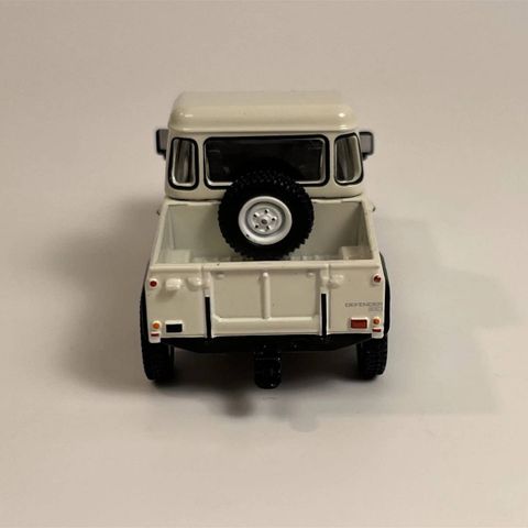  Mô hình xe MINI GT 1/64 Land Rover Defender 90 Pickup White (LHD) 