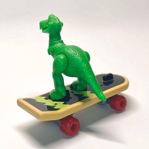  Mô hình Tomica Dream Ride-on Toystory 5 Rex & Skateboard 