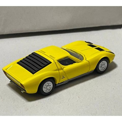  Mô hình xe Tomica Premium 05 Lamborghini Miura P400S (vàng) 