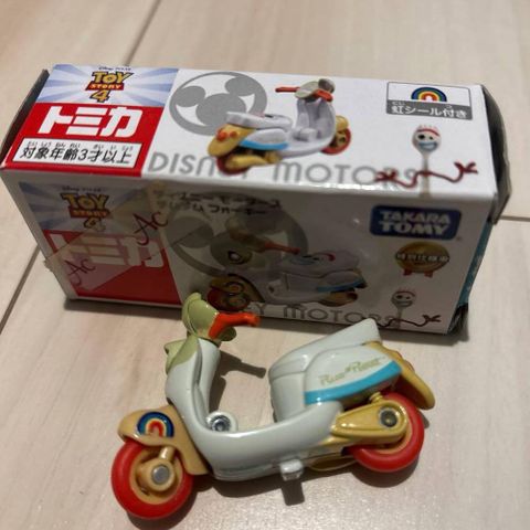  Xe mô hình Tomica Disney Motors Chimchim Forky 
