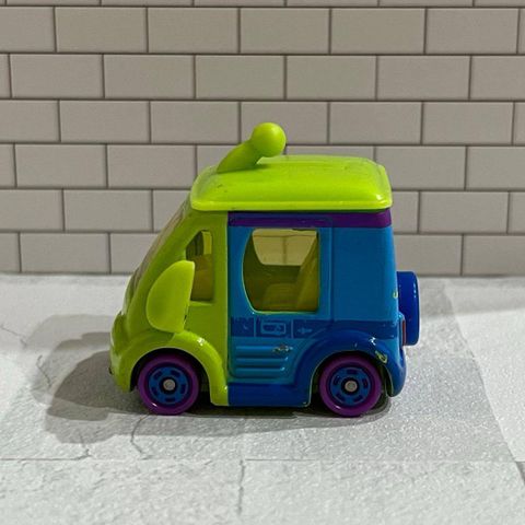  Mô hình xe Tomica Disney Motors Cubit Alien 