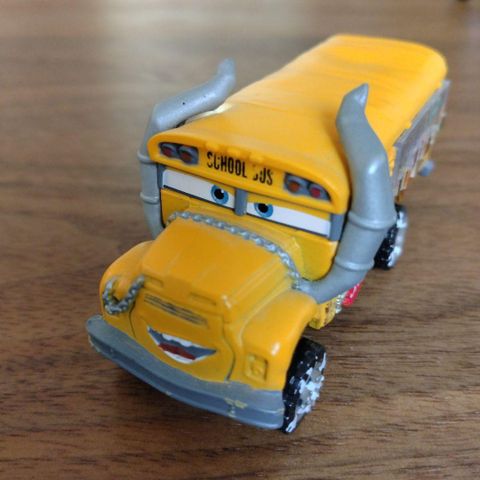  Xe mô hình Disney Cars Tomica C-28 Miss Fritters (Standard Type) 