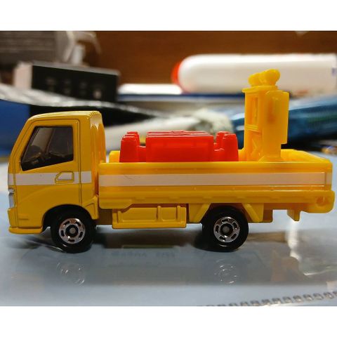  Mô hình xe Tomica 82 Road Safety Transport Truck 