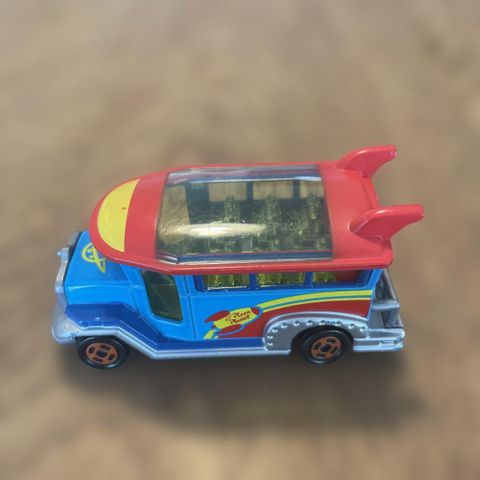  DM-05 Tomica Disney Motors Cruiser Alien Diecast Car Toy Story 