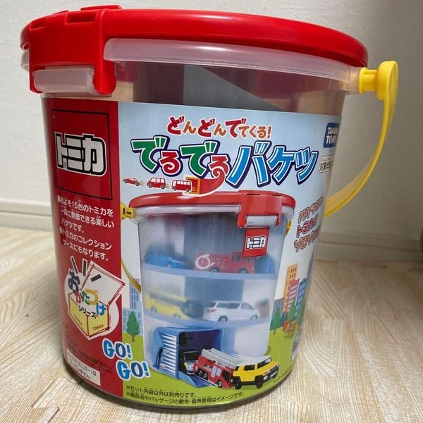 Hộp đựng xe kết hợp đường trượt Tomica World Sprial Bucket