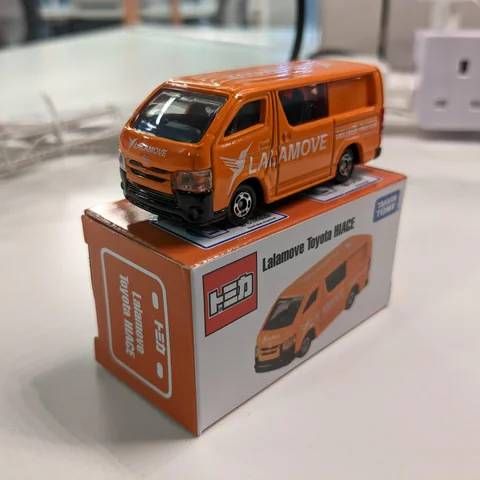  Mô hình xe Tomica Asia Original Lalamove Toyota Hiace 