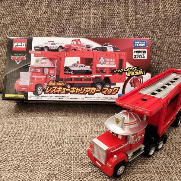 Disney Cars Tomica Express to the Scene Rescue Carrier Car-Mac