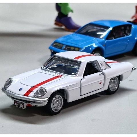  Xe Tomica Premium Unlimited 04 Rebuild of Evangelion NERV Official car Mazda Cosmo Sport 