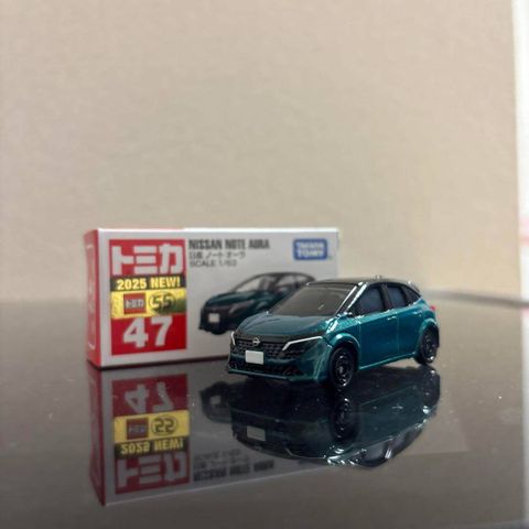  Tomica 47 Nissan Note Aura (xanh) 