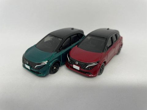  Tomica 47 Nissan Note Aura (xanh) 