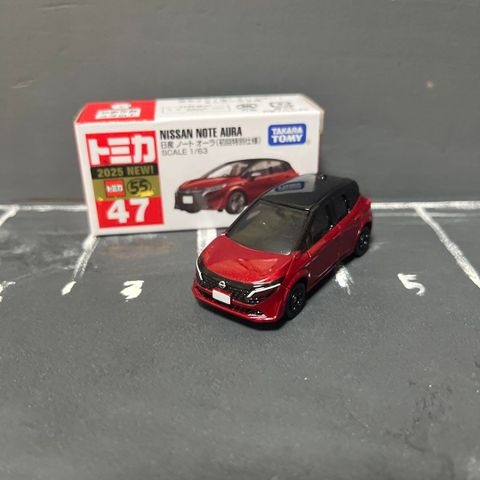  Tomica 47 Nissan Note Aura (đỏ) 
