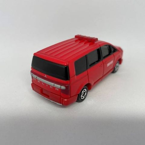  Mô hình xe Tomica 50 Mitsubishi Delica D:5 fire 
