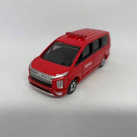  Mô hình xe Tomica 50 Mitsubishi Delica D:5 fire 