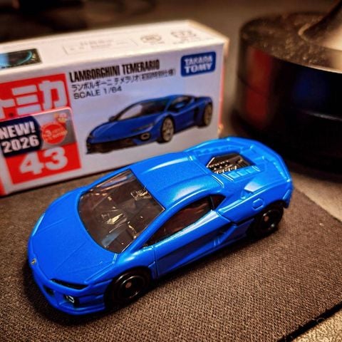  Mô hình xe Tomica 43 Lamborghini Temerario (xanh) 