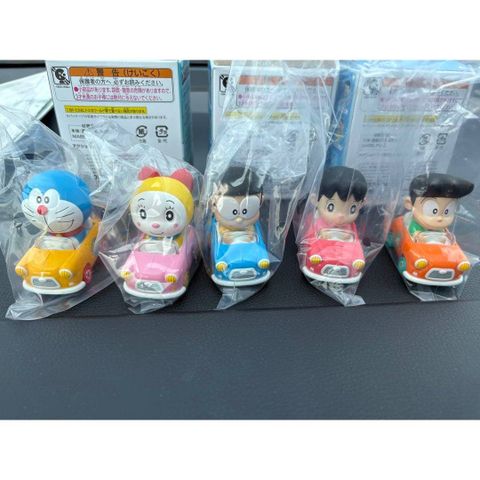  Mô hình xe ngẫu nhiên Tomica Tunes Doraemon Characters 